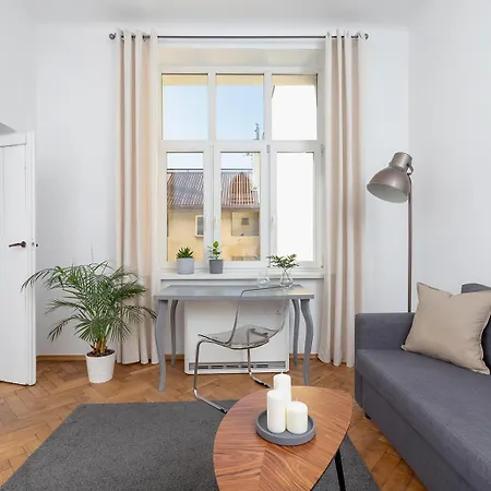 With Balcony - Paulinska 8 Street Апартаменты *