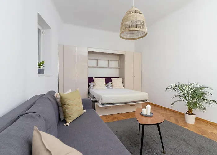 With Balcony - Paulinska 8 Street Apartman *