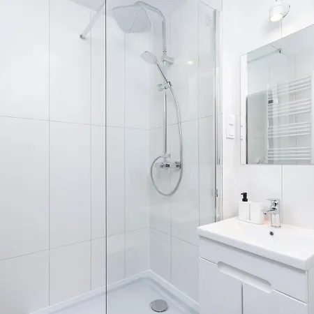 Silk Cloud Stay - 1Br & Balcony - Old Town *